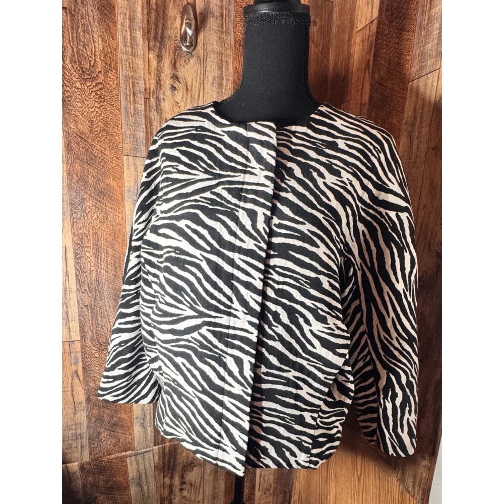 Chicos Womens Zebra Print Button Front 3/4 Sleeve Jacket Size 8/10